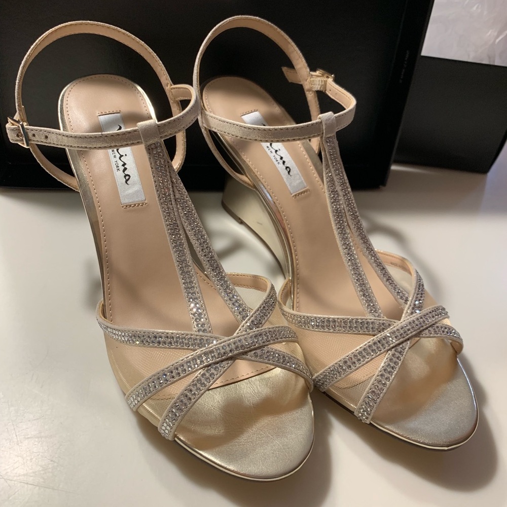 Nina Vivica Gold heels- size 9.5